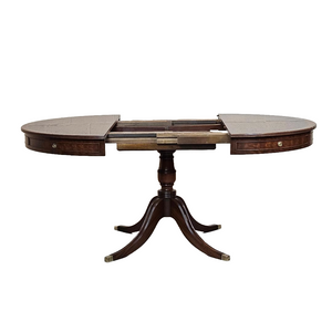 Round Dining Table with Two Extention Leafs